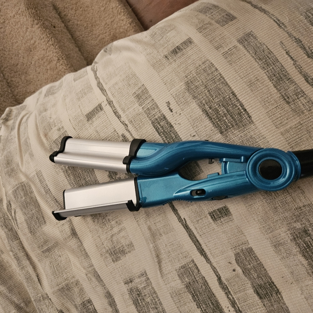 beach waver hair tool